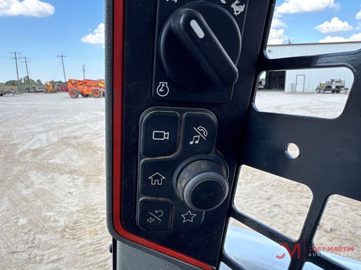 2020-bobcat-s76-image-19