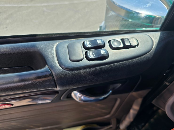 2014-peterbilt-388-image-116