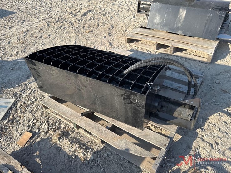 new-hydraulic-concrete-mixing-bucket-mini-skid-steer-attachment-image-2