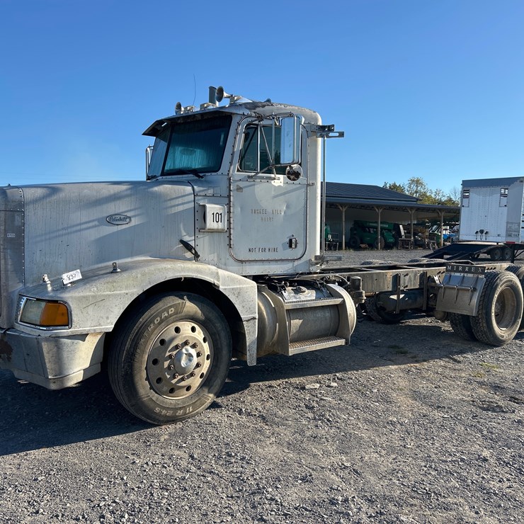 1994 PETERBILT 337
