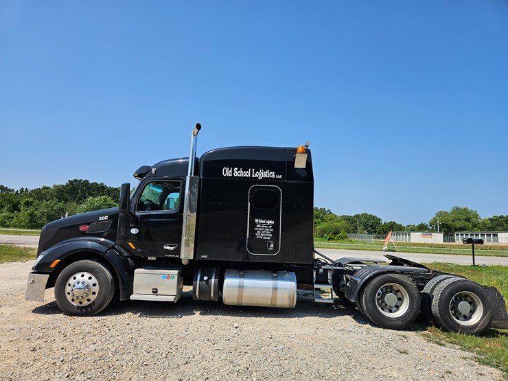 2017-peterbilt-579-image-9