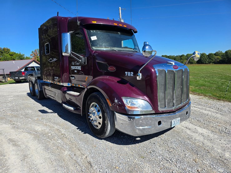 2015-peterbilt-579-image-41