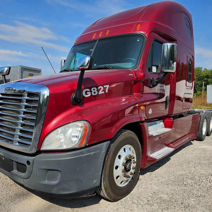 2016 FREIGHTLINER CASCADIA 125