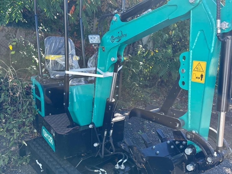 new-cfg-industrial-co-mini-excavator-model-qh12r-image-3