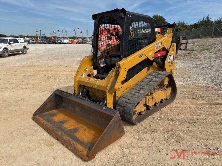 2022-caterpillar-259d3-image-3