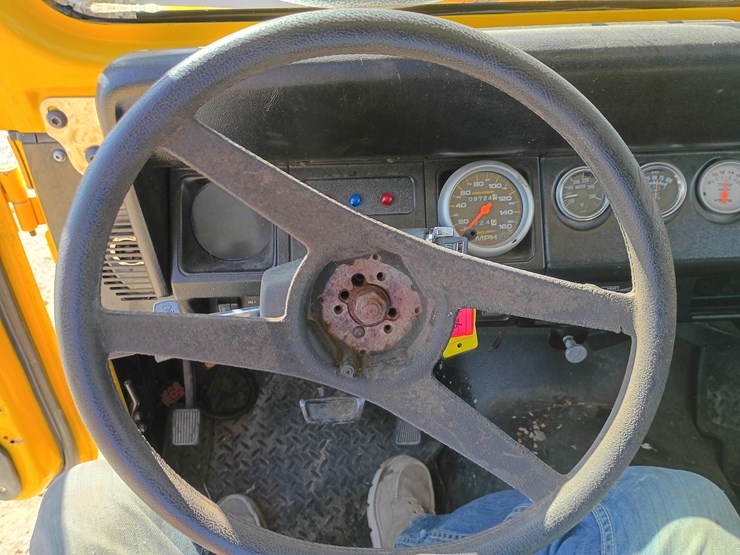 1995-jeep-wrangler-image-42