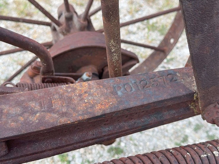 international-2-bottom-plow-image-34