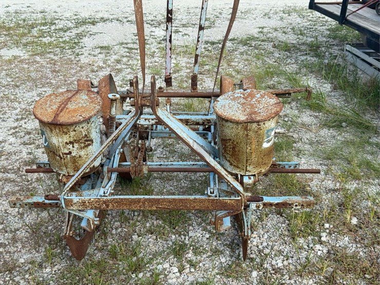 ford-12-88-planter-image-4