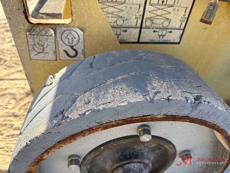 2015-jlg-2632es-image-7