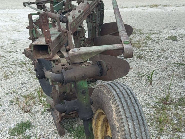 john-deere-4-bottom-plow-image-7