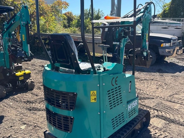 new-cfg-industrial-co-mini-excavator-model-h15r-image-4
