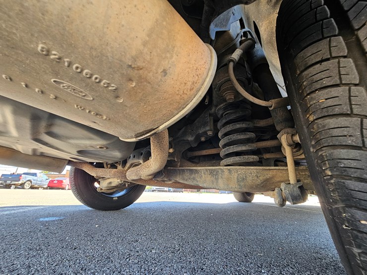 2017-ford-explorer-image-52