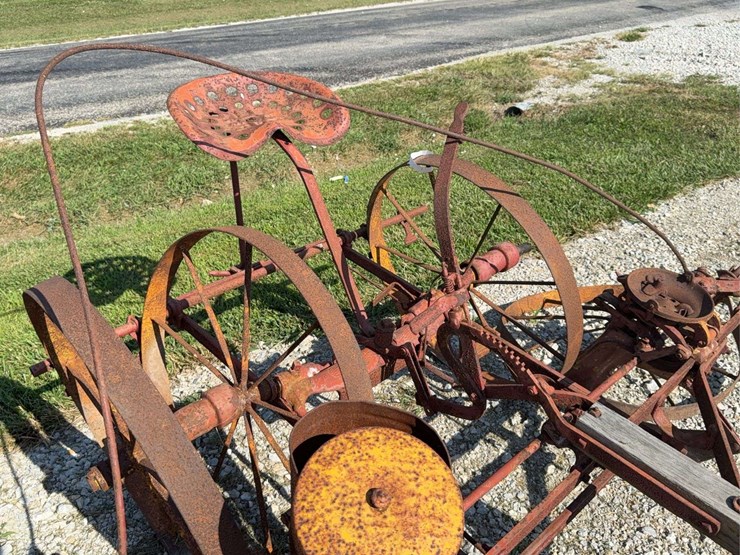 horse-drawn-planter-image-16