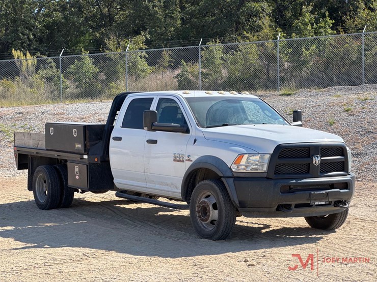 2014-ram-5500-heavy-duty-flat-bed-truck-image-1