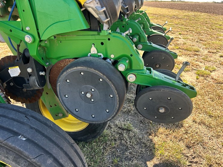 2021-john-deere-1775nt-image-6