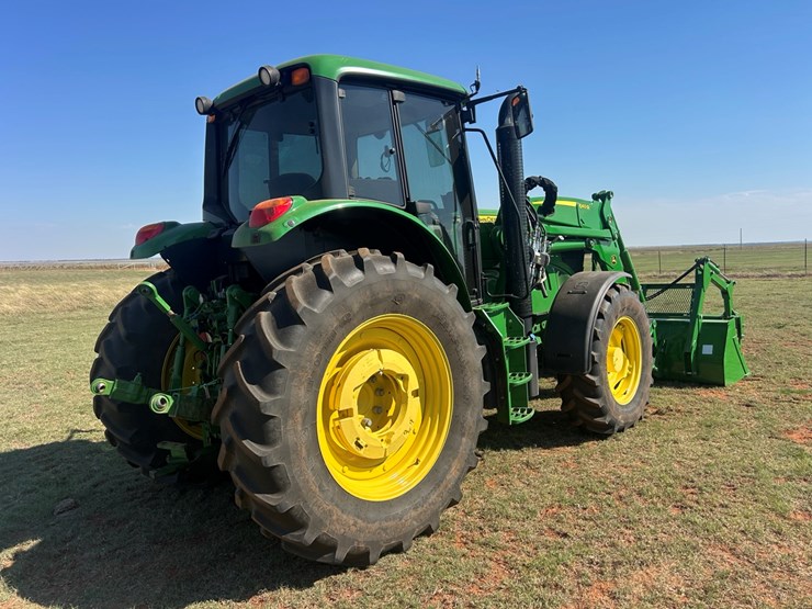 2014-john-deere-6140m-image-3