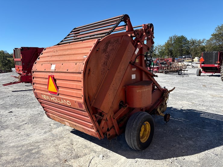 new-holland-660-image-4