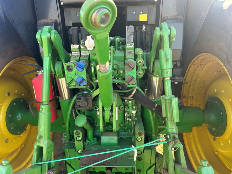 2014-john-deere-6140m-image-6