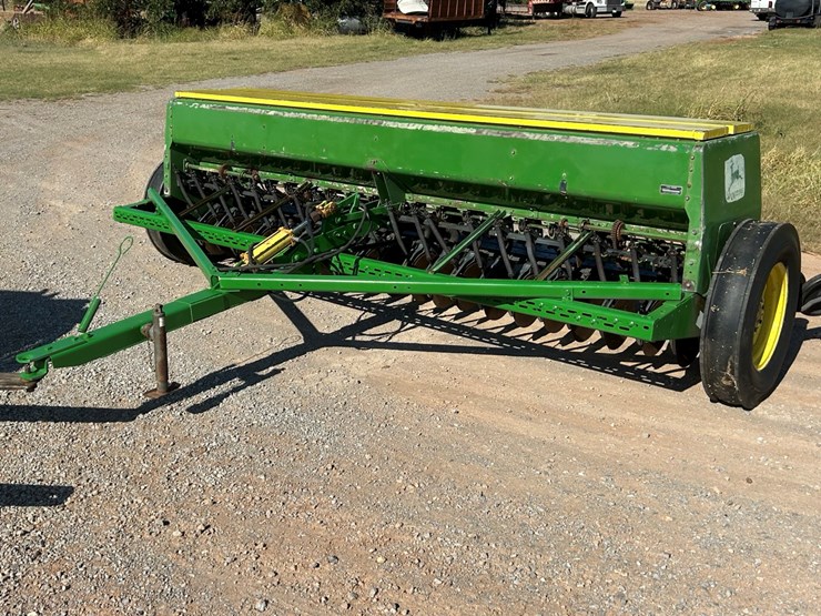 john-deere-8300-image-1