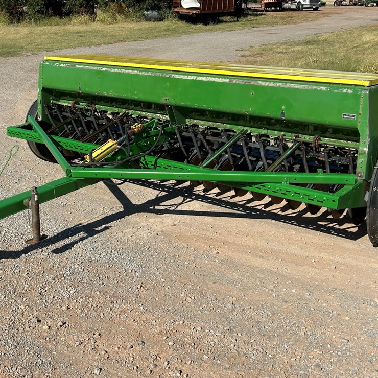JOHN DEERE 8300