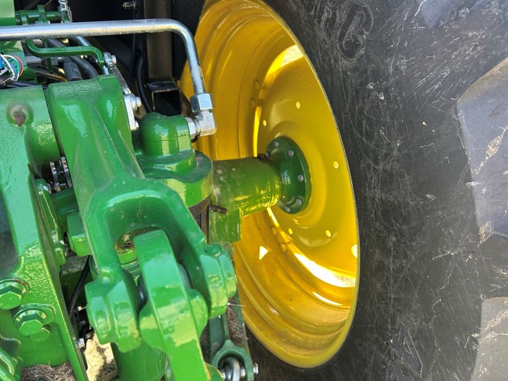 2024-john-deere-6135e-image-9