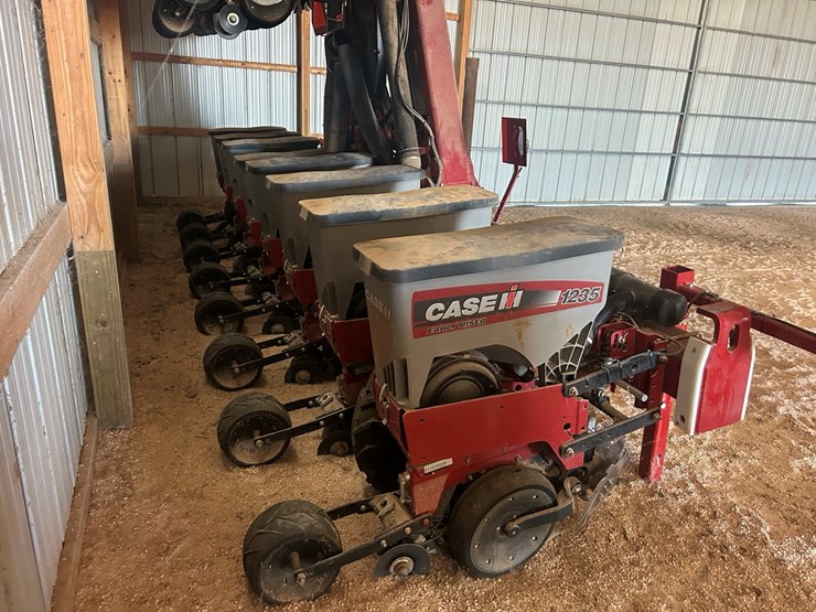 2023-case-ih-1235-image-9
