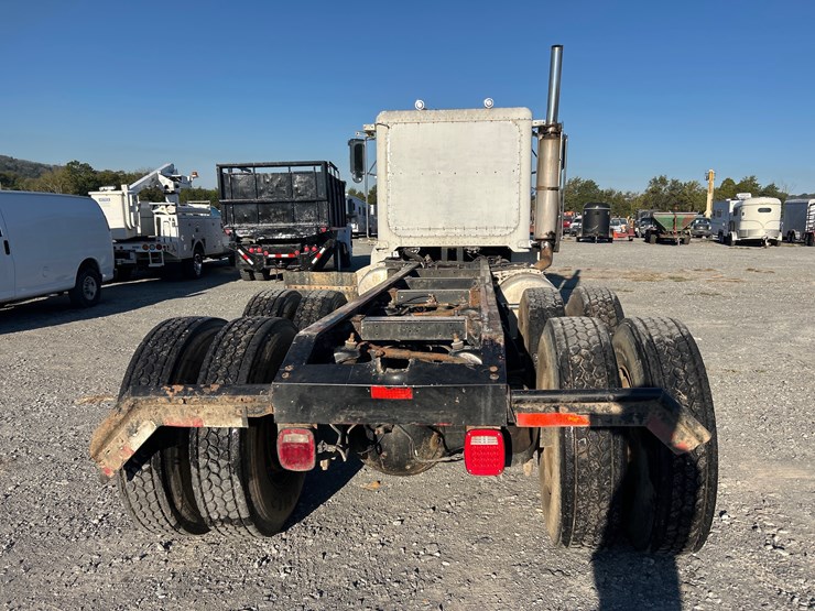 1994-peterbilt-337-image-6