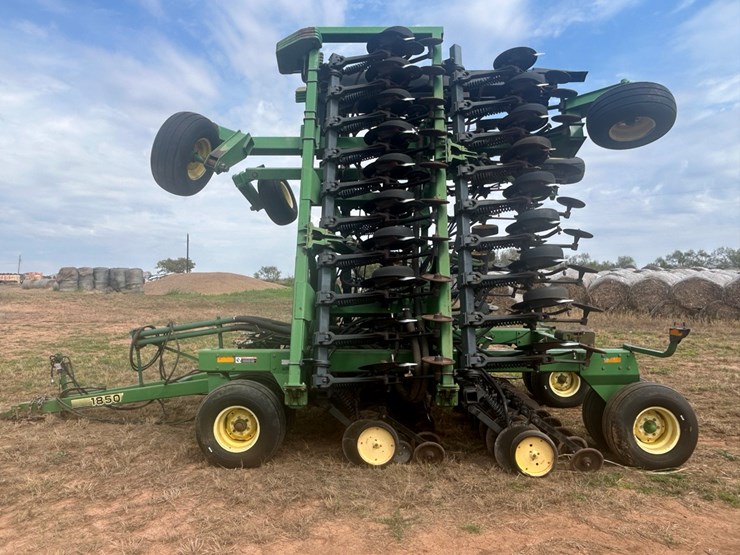 john-deere-1850-image-2
