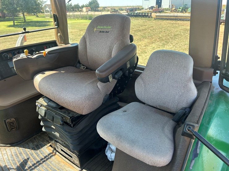 2005-john-deere-8420-image-25