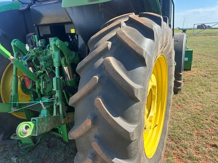 2014-john-deere-6140m-image-10