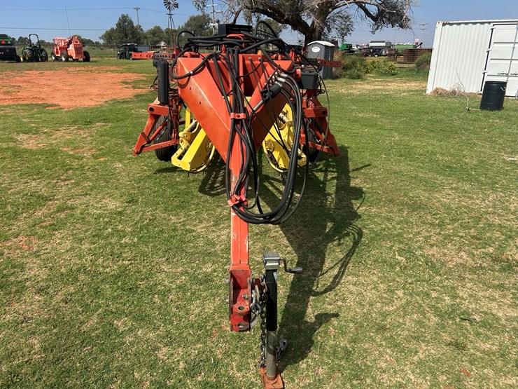 new-holland-216-image-14