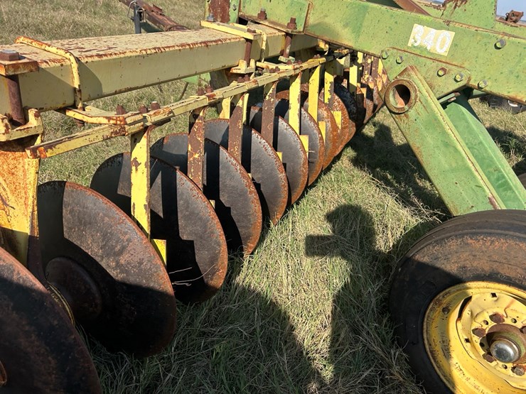 john-deere-340-image-14