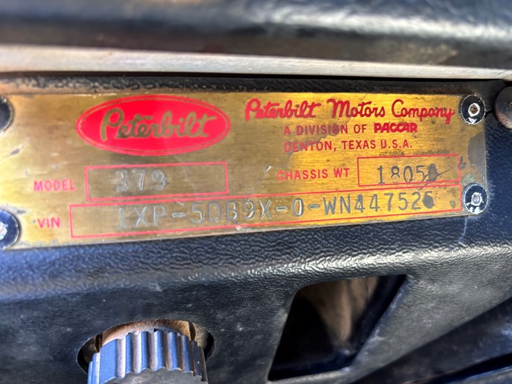 1998-peterbilt-379-image-14