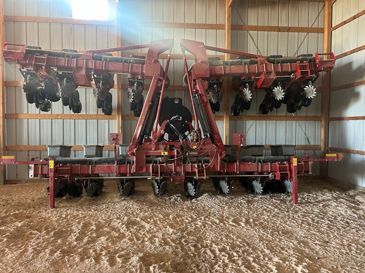 2023-case-ih-1235-image-2