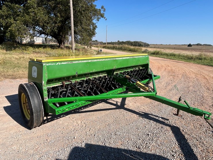 john-deere-8300-image-4