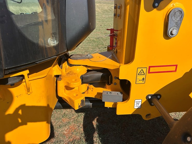 jcb-tm220-image-10
