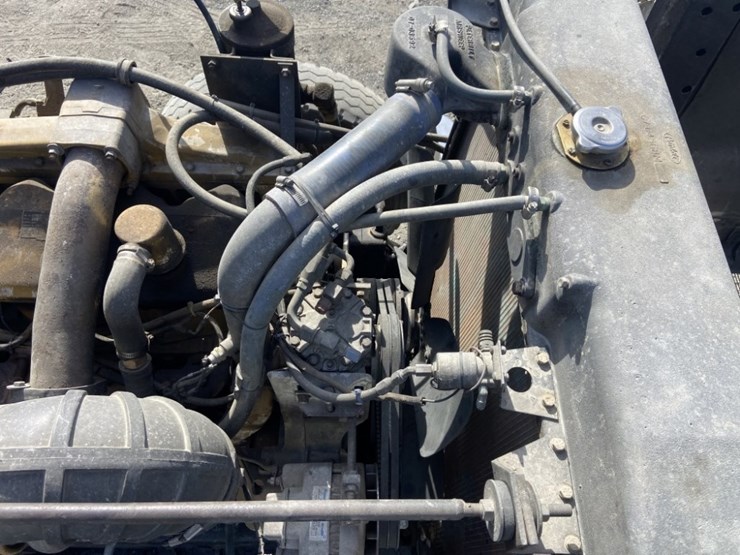 1984-peterbilt-359-image-27