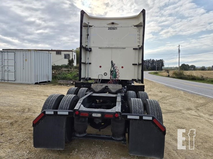 2024-mack-anthem-64t-image-11