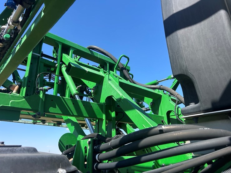 2021-john-deere-r4038-image-10