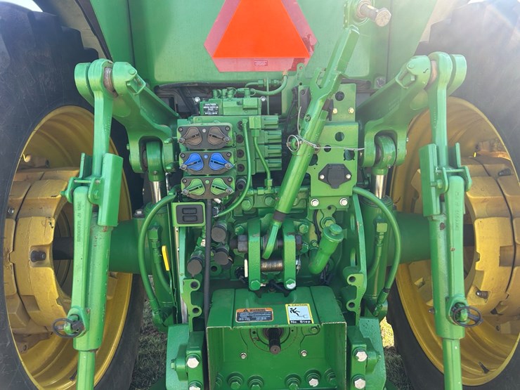 2014-john-deere-7210r-image-6