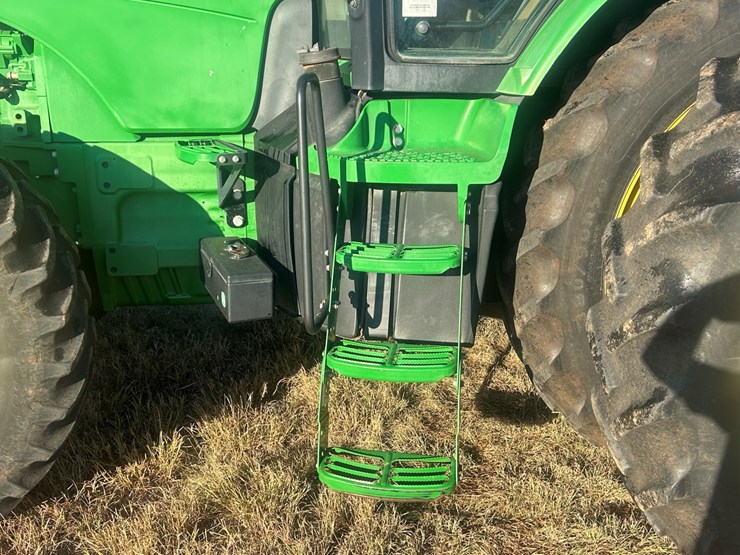 2010-john-deere-8225r-image-33