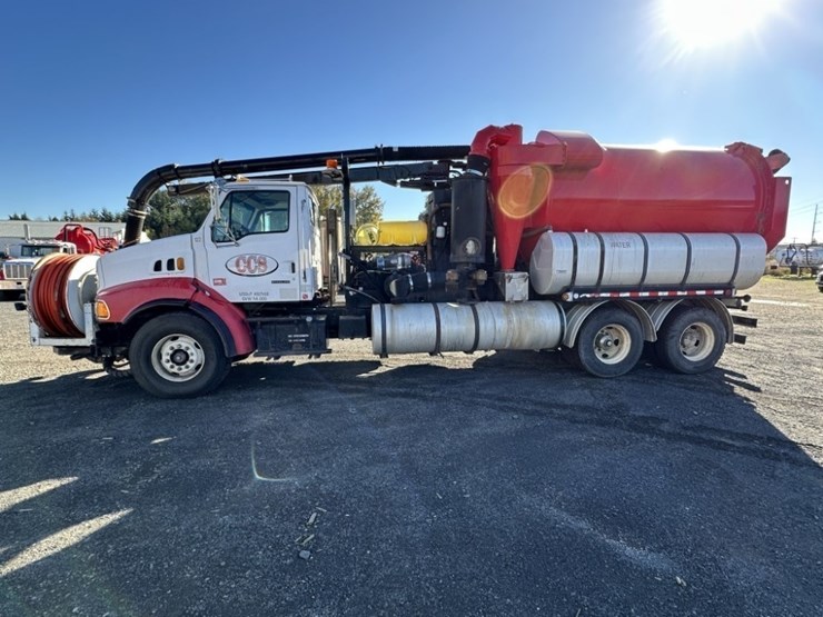 2004-sterling-9500-vactor-vacuum-truck-image-2