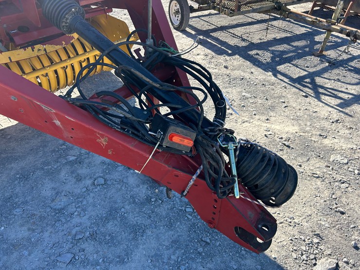 new-holland-br7050-image-8