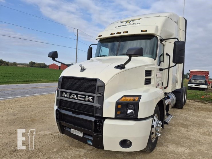 2024-mack-anthem-64t-image-4