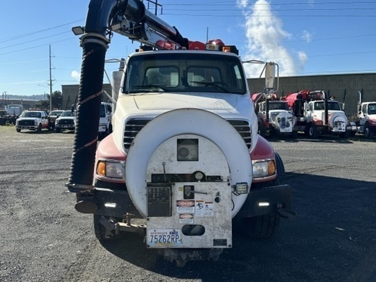 2004-sterling-9500-vactor-vacuum-truck-image-8