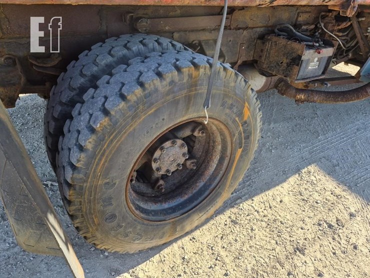 1994-ford-l8000-image-11