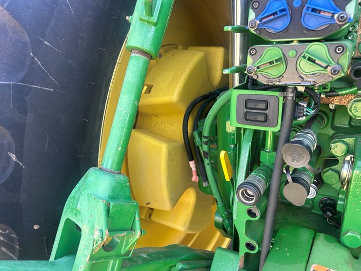 2012-john-deere-7215r-image-8