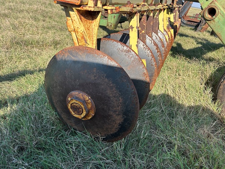 john-deere-340-image-13