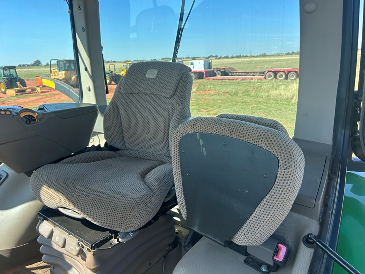 2014-john-deere-7210r-image-27