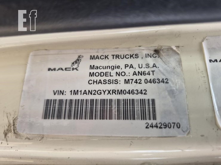 2024-mack-anthem-64t-image-15